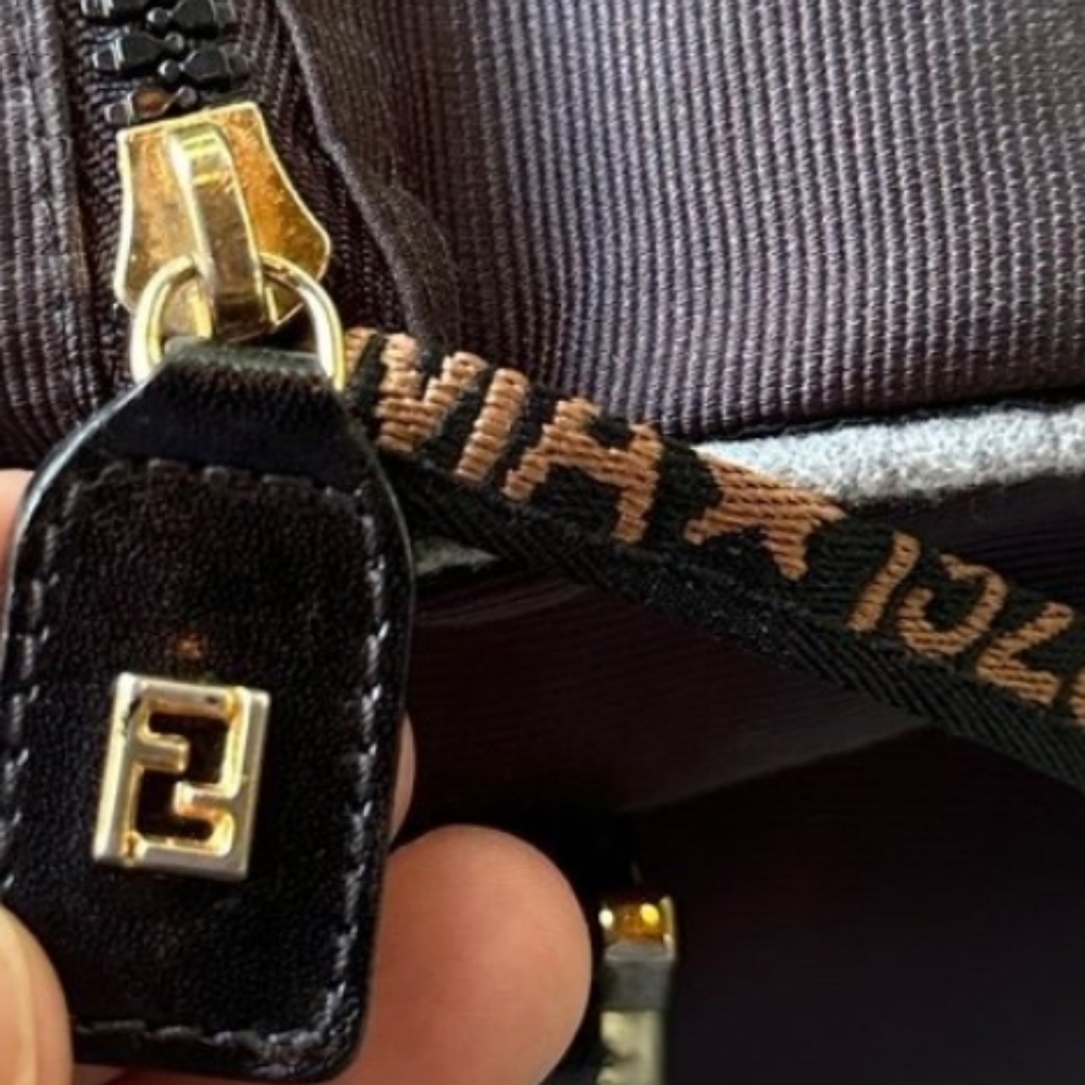 Fendi Large Duffle Bag With strap/Gorgeous 🥰_UNISEX/COA - Picture 5 of 12